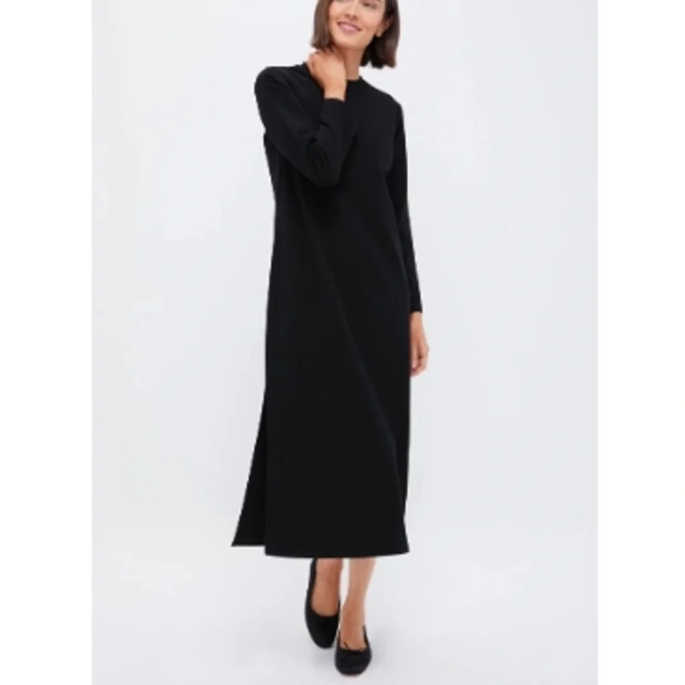 TUCKERNUCK 
Black Gio Dress
